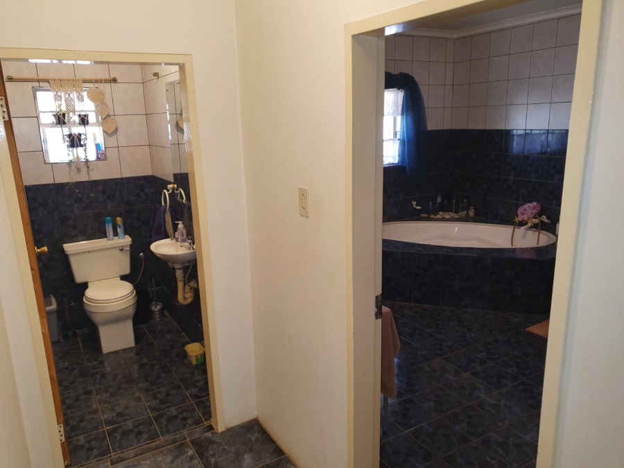 5 Bedroom Property for Sale in Cashan North West